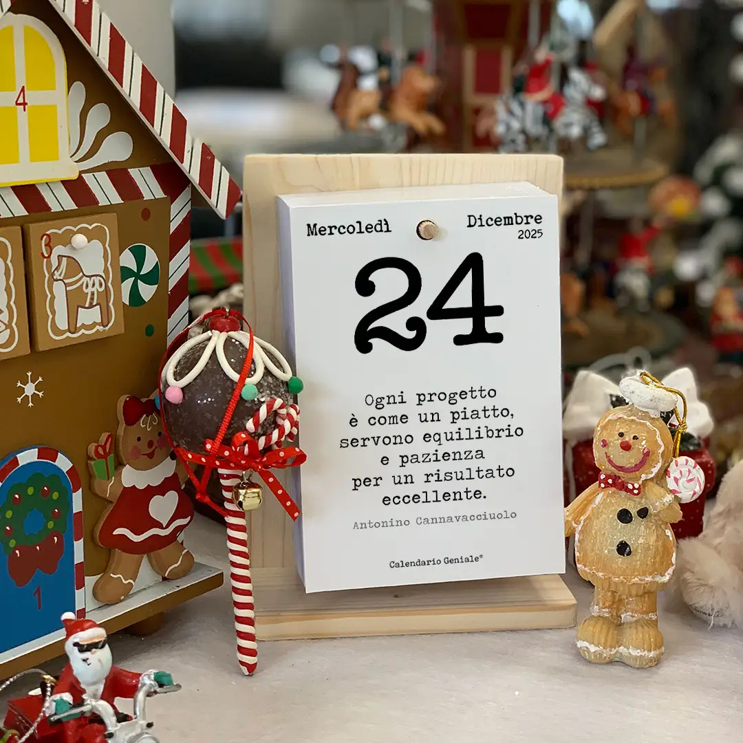 Calendario con decorazioni natalizie